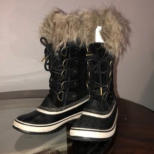 Sorel Joan of Arctic size 8, worn once!